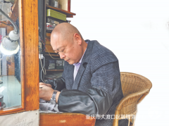 <b>茄子溪街道四达的一条老街巷中</b>